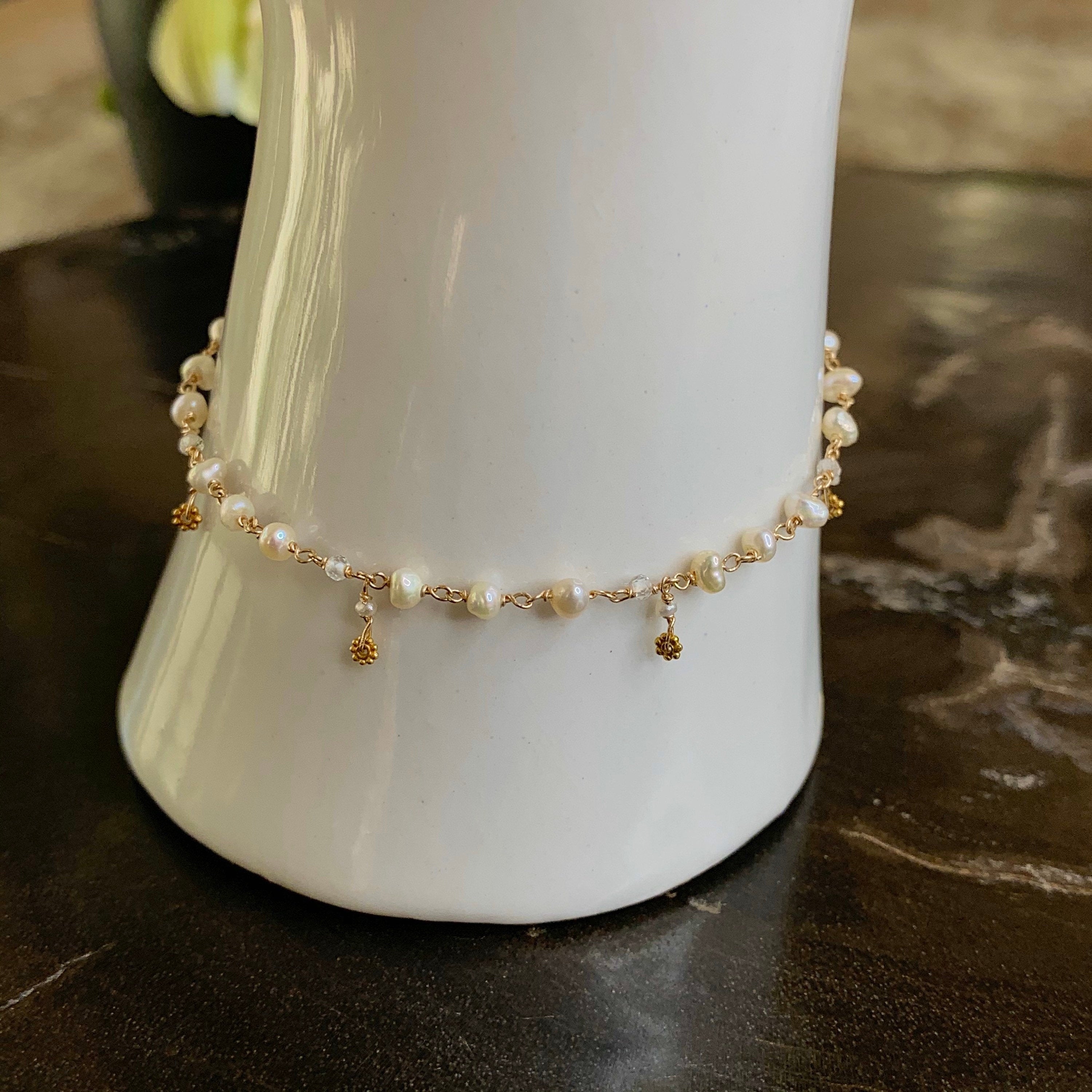 14k Gold Chain Bracelet w/ Freshwater Pearls & 18k Gold Daisies