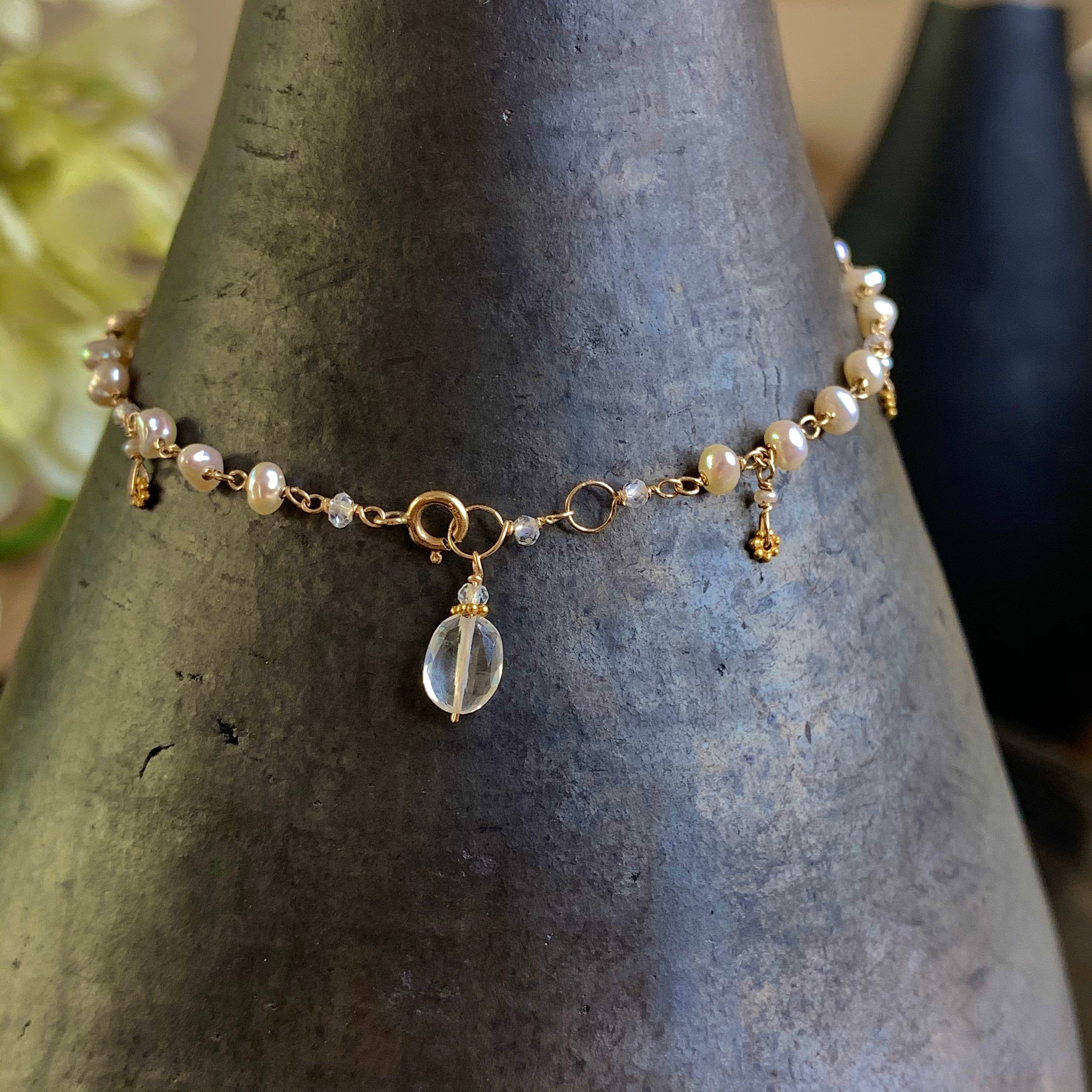 14k Gold Chain Bracelet w/ Freshwater Pearls & 18k Gold Daisies