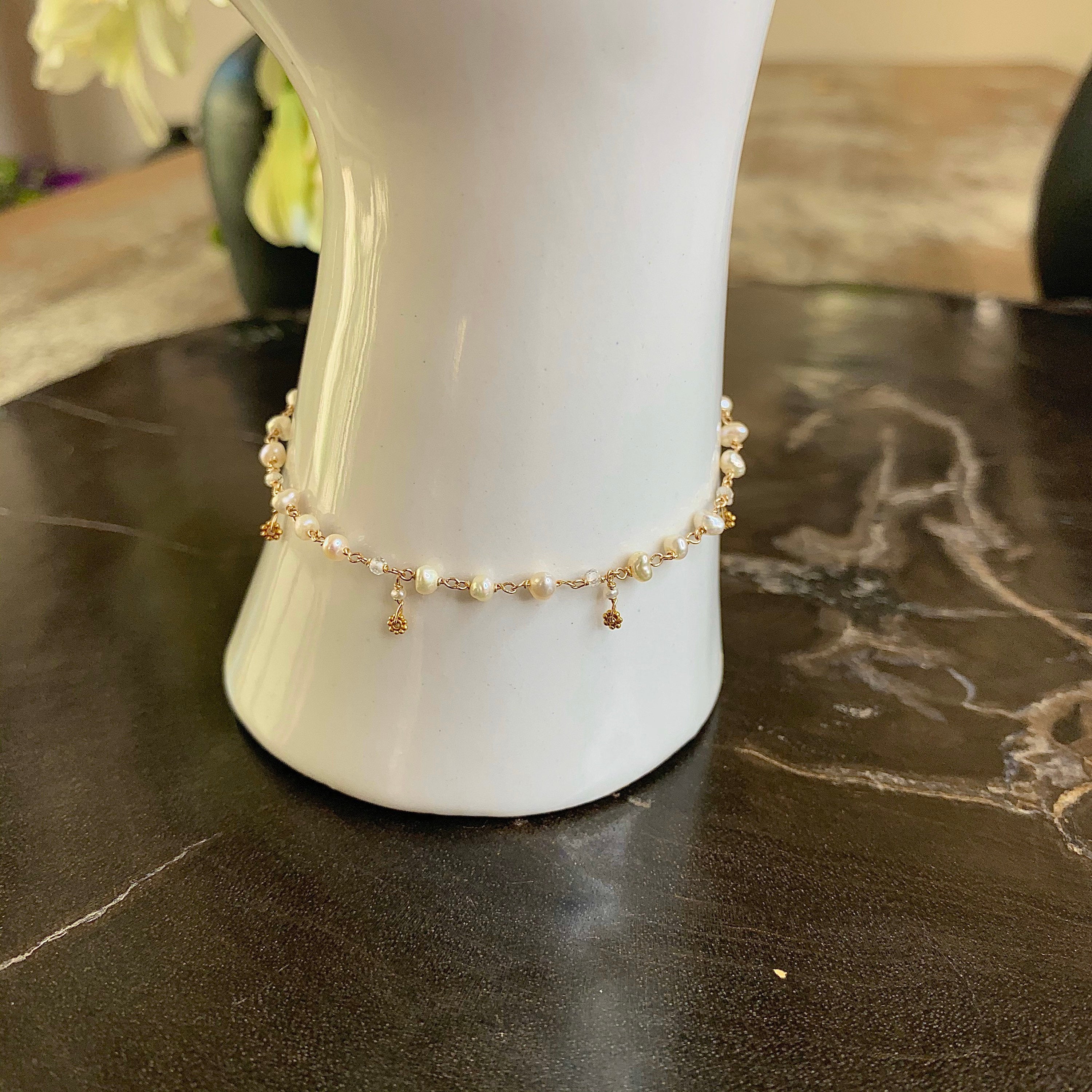 14k Gold Chain Bracelet w/ Freshwater Pearls & 18k Gold Daisies