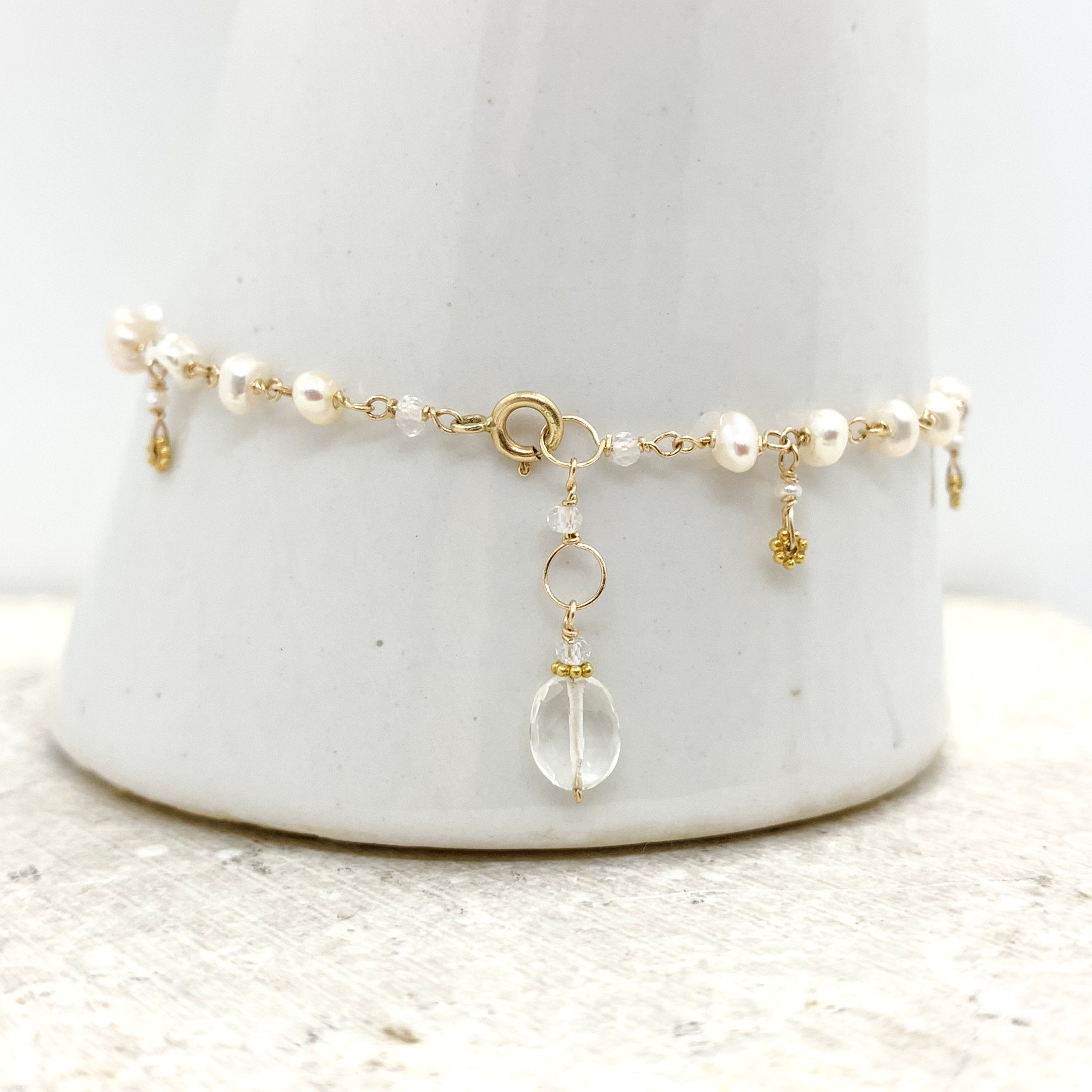 14k Gold Chain Bracelet w/ Freshwater Pearls & 18k Gold Daisies