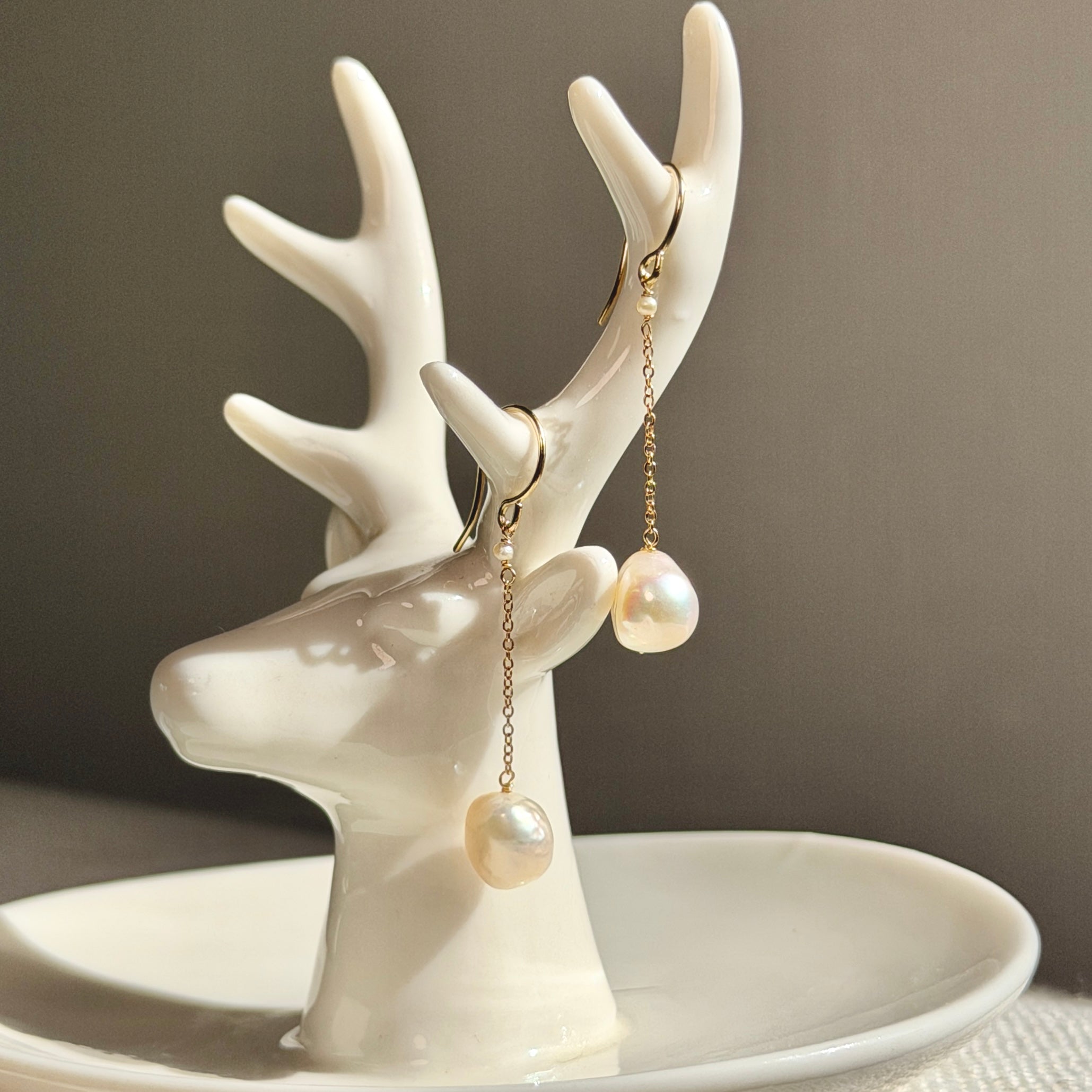 14k Gold Earrings w/ Freshwater Pearls