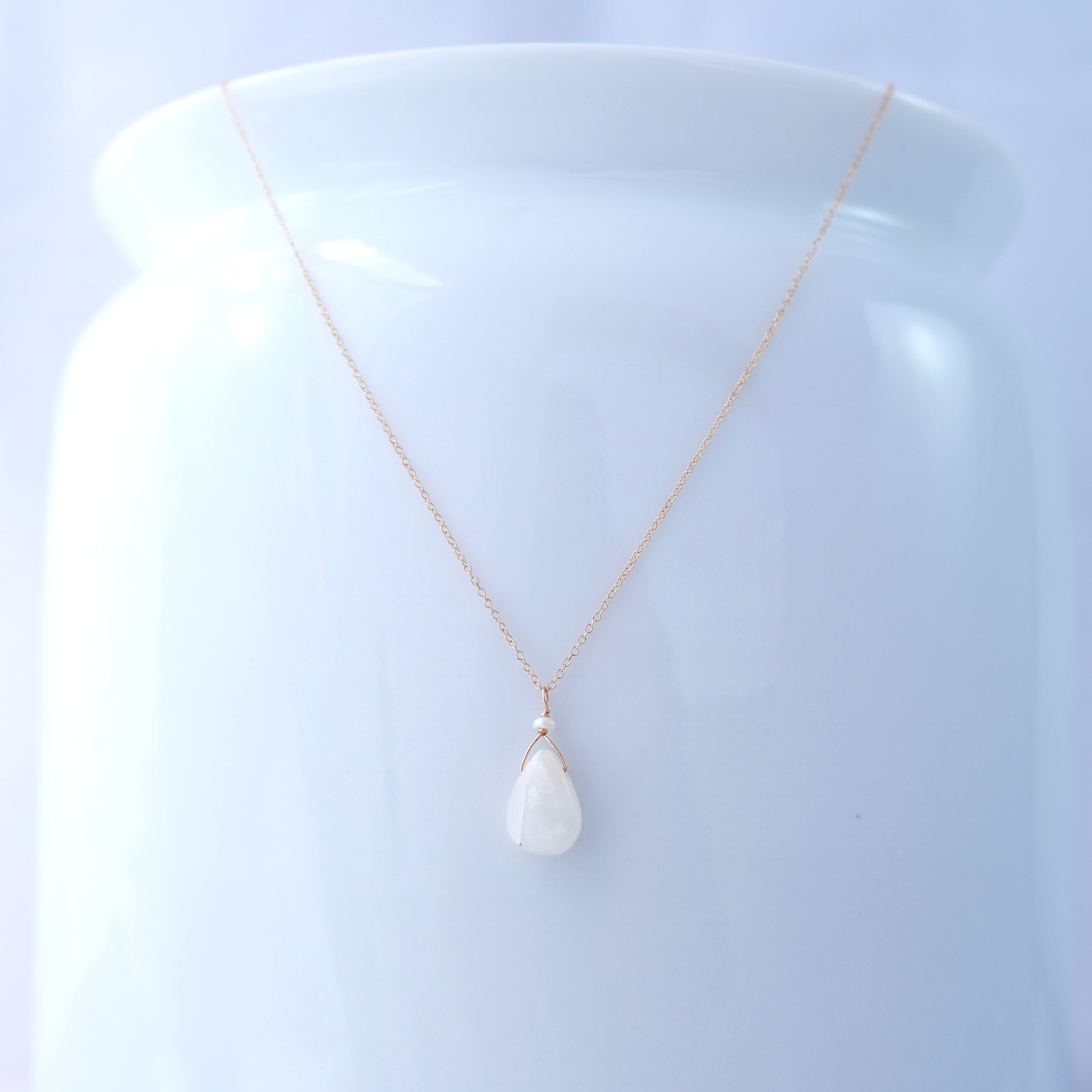 14k Gold Chain Necklace w/ Moonstone Drop & Freshwater Pearl