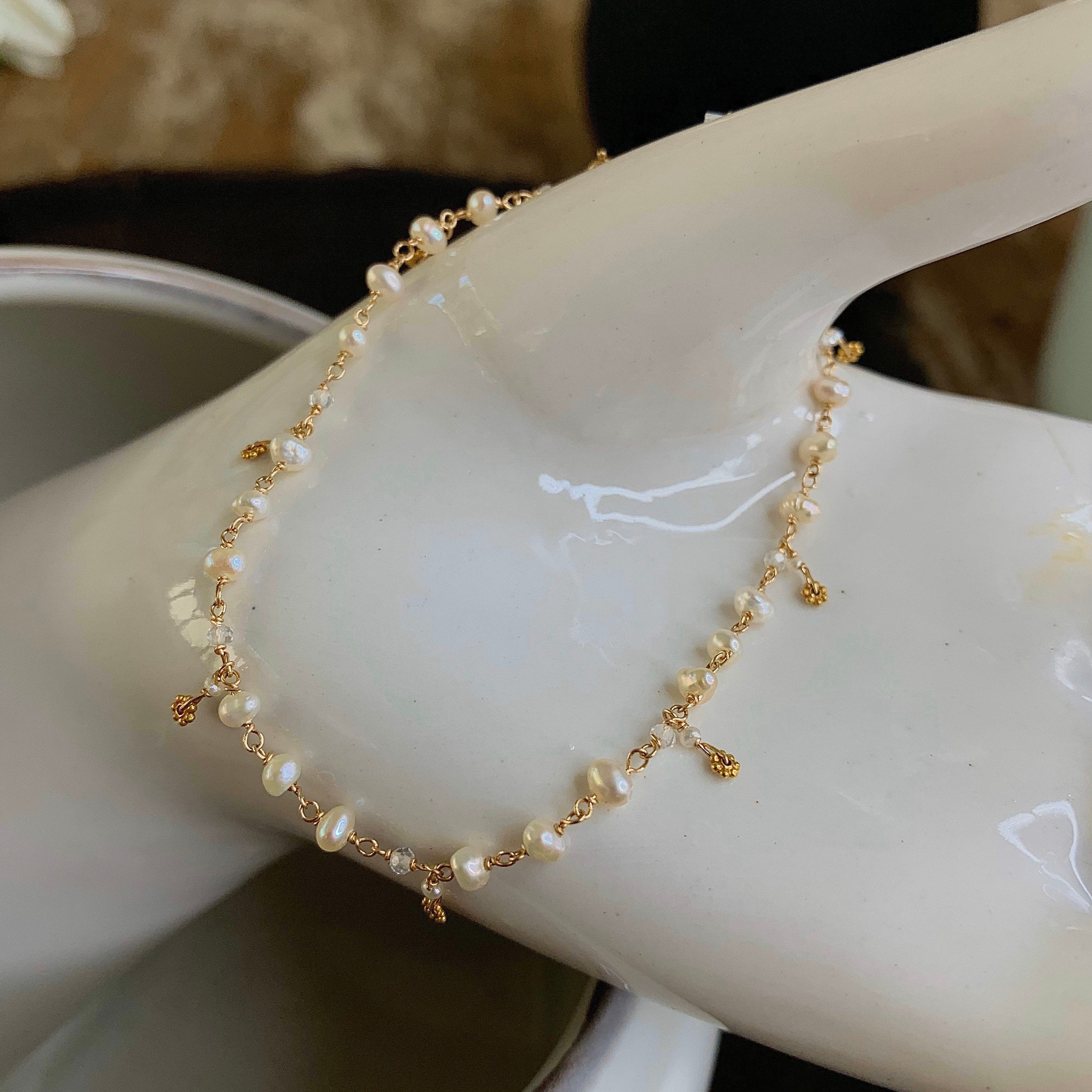 14k Gold Chain Bracelet w/ Freshwater Pearls & 18k Gold Daisies