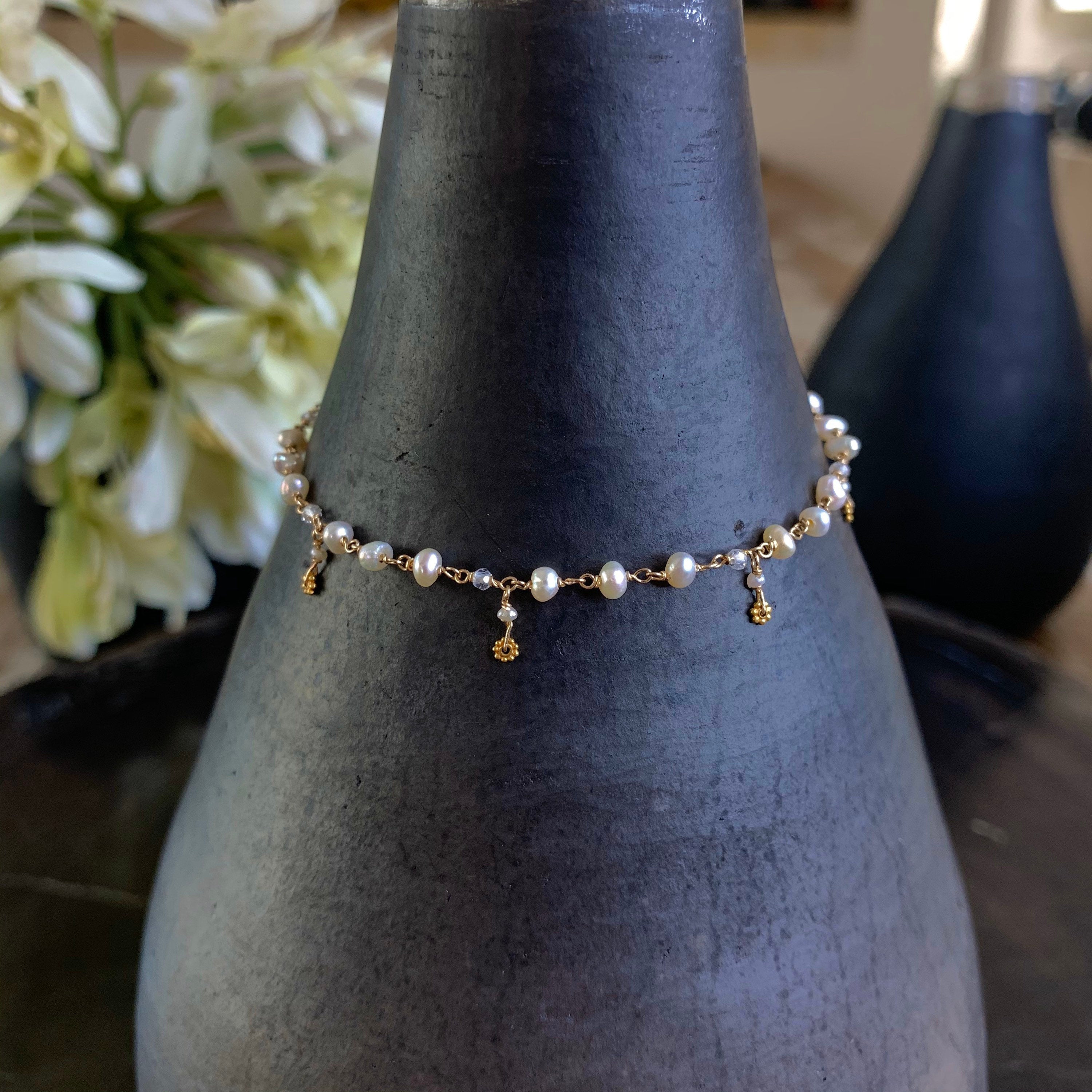 14k Gold Chain Bracelet w/ Freshwater Pearls & 18k Gold Daisies