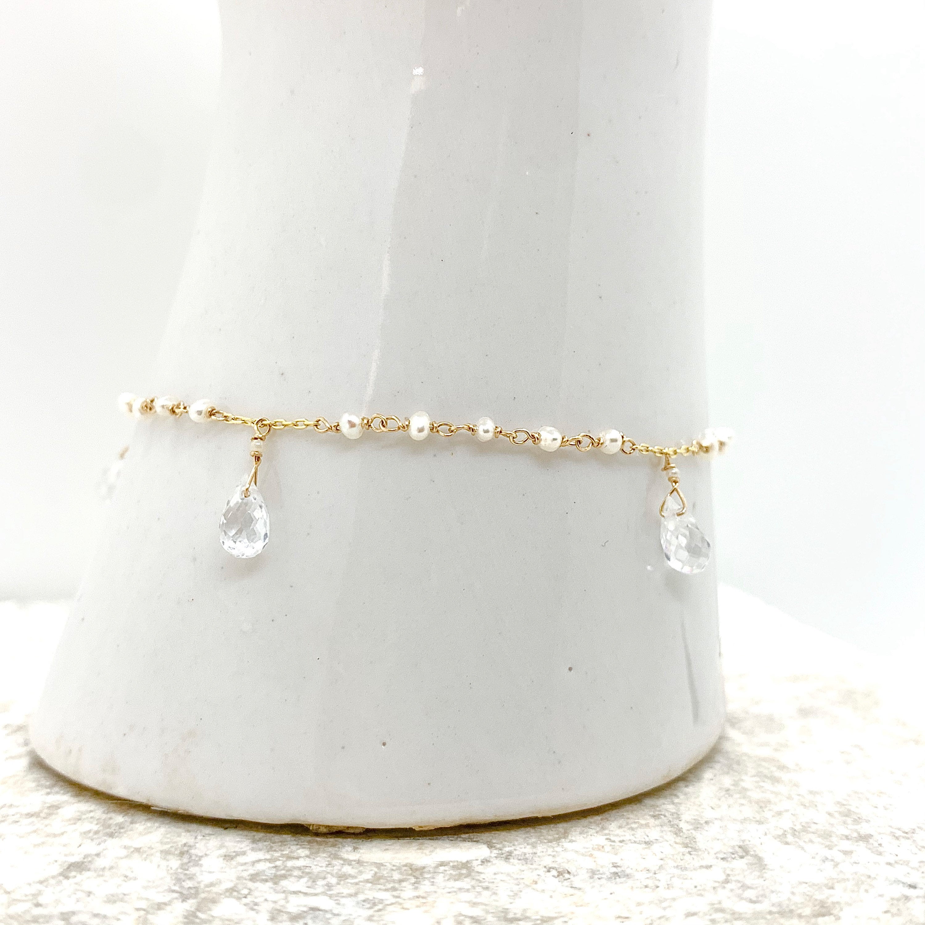14K GOLD BRACELET - Moonstone Bracelet - Yellow Gold Bracelet - Freshwater Pearls - Gold Chain Bracelet
