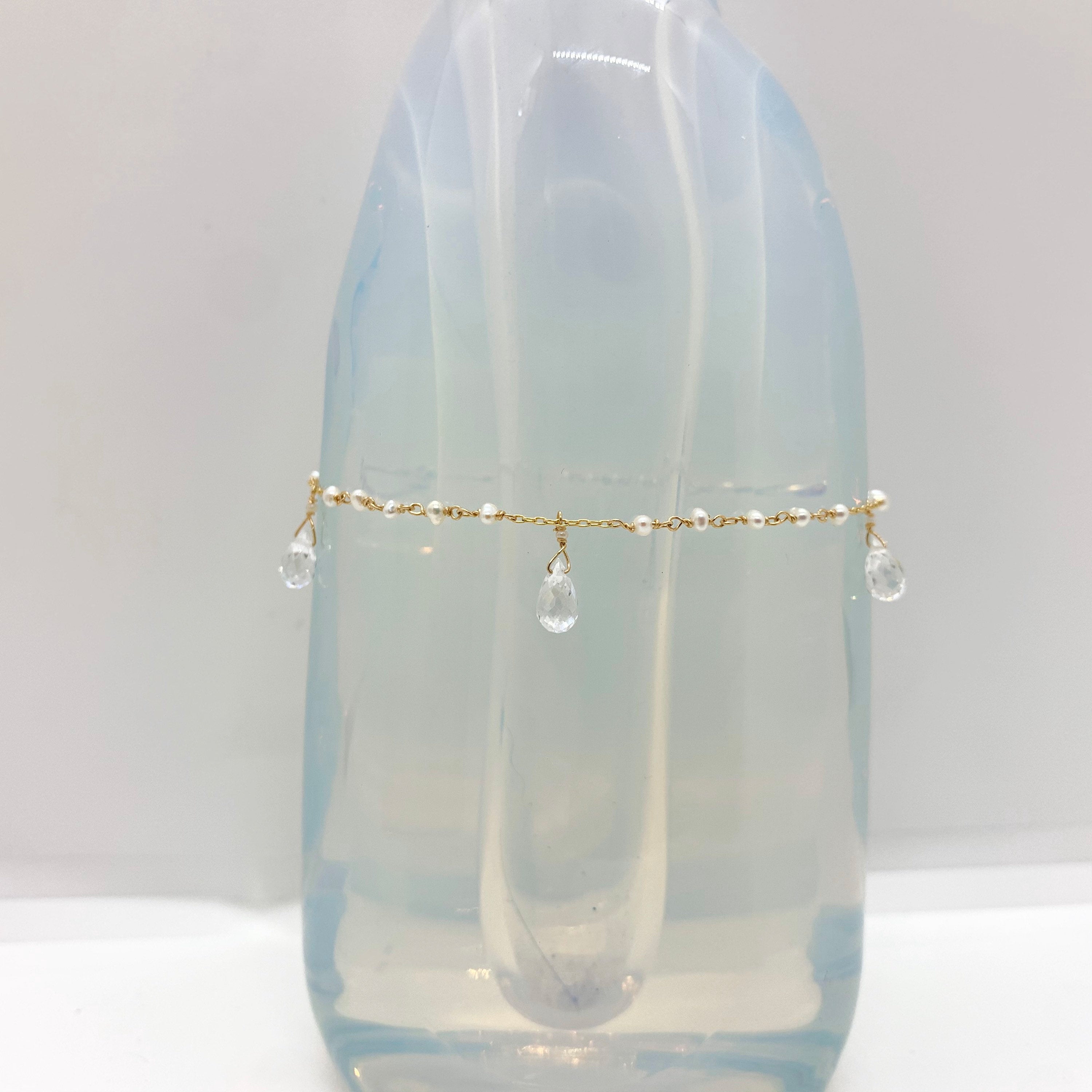 14K GOLD BRACELET - Moonstone Bracelet - Yellow Gold Bracelet - Freshwater Pearls - Gold Chain Bracelet