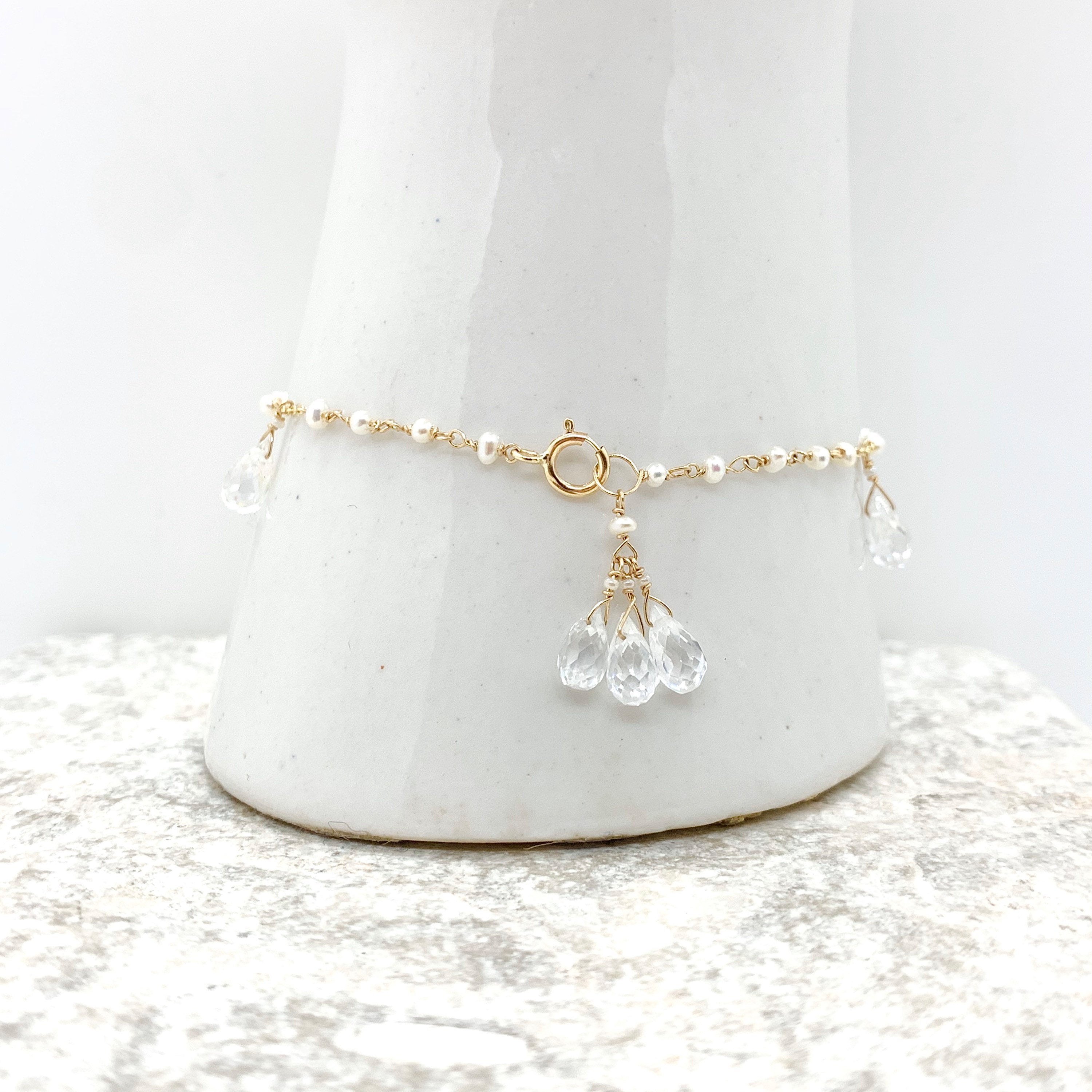 14K GOLD BRACELET - Moonstone Bracelet - Yellow Gold Bracelet - Freshwater Pearls - Gold Chain Bracelet