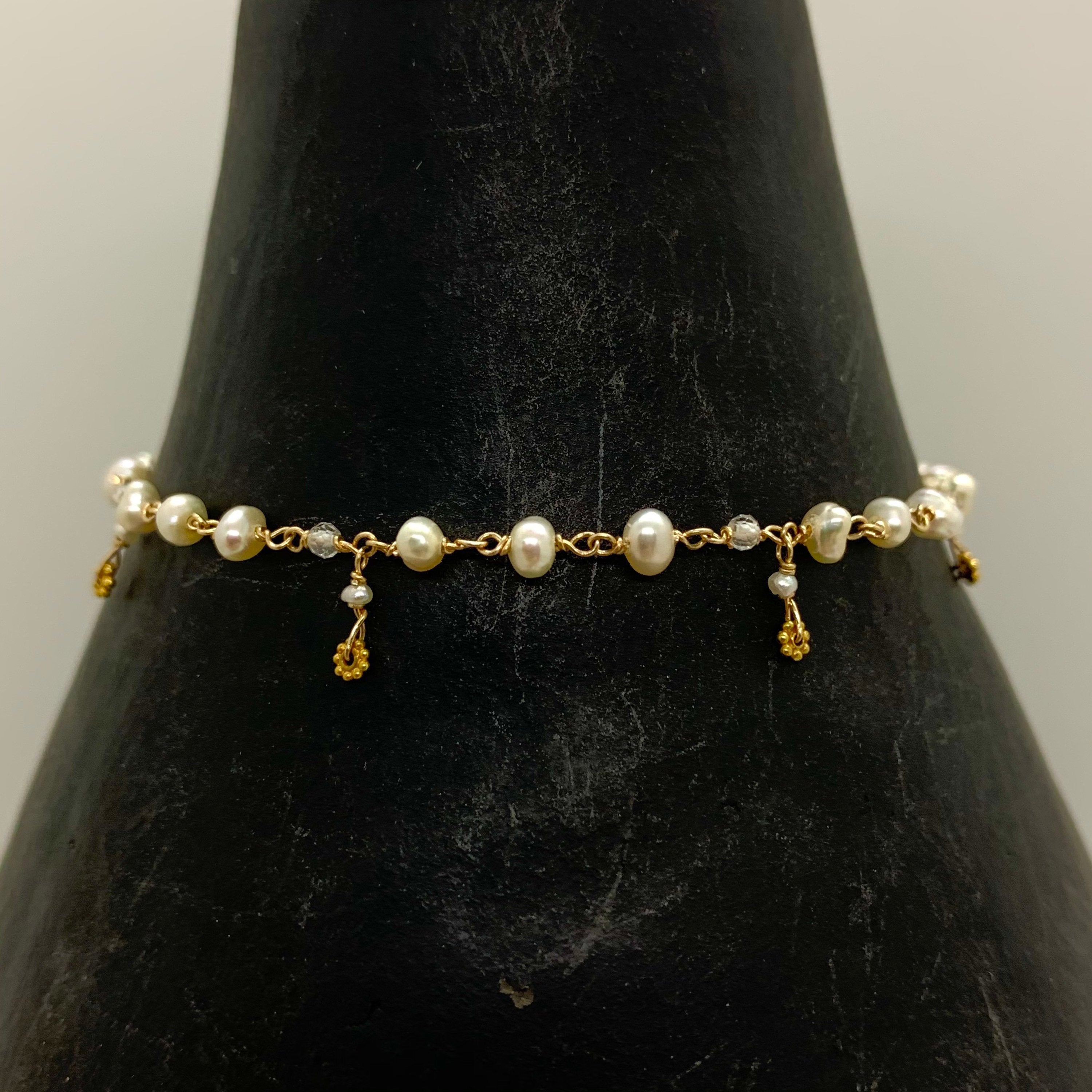 14k Gold Chain Bracelet w/ Freshwater Pearls & 18k Gold Daisies