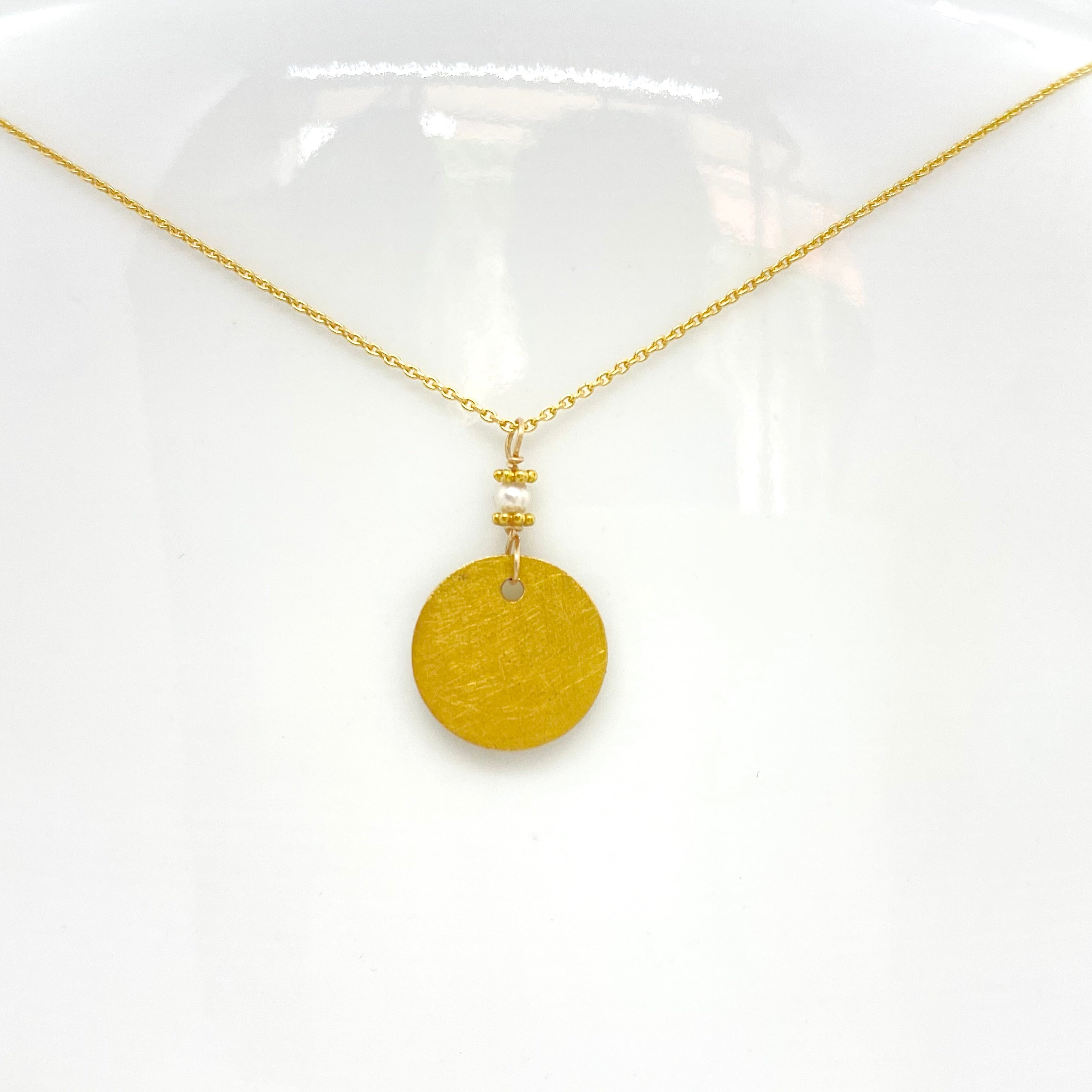 14k Gold Chain Necklace w/ 18k Gold Round Pendant, 18k Gold Daisies & Freshwater Pearl