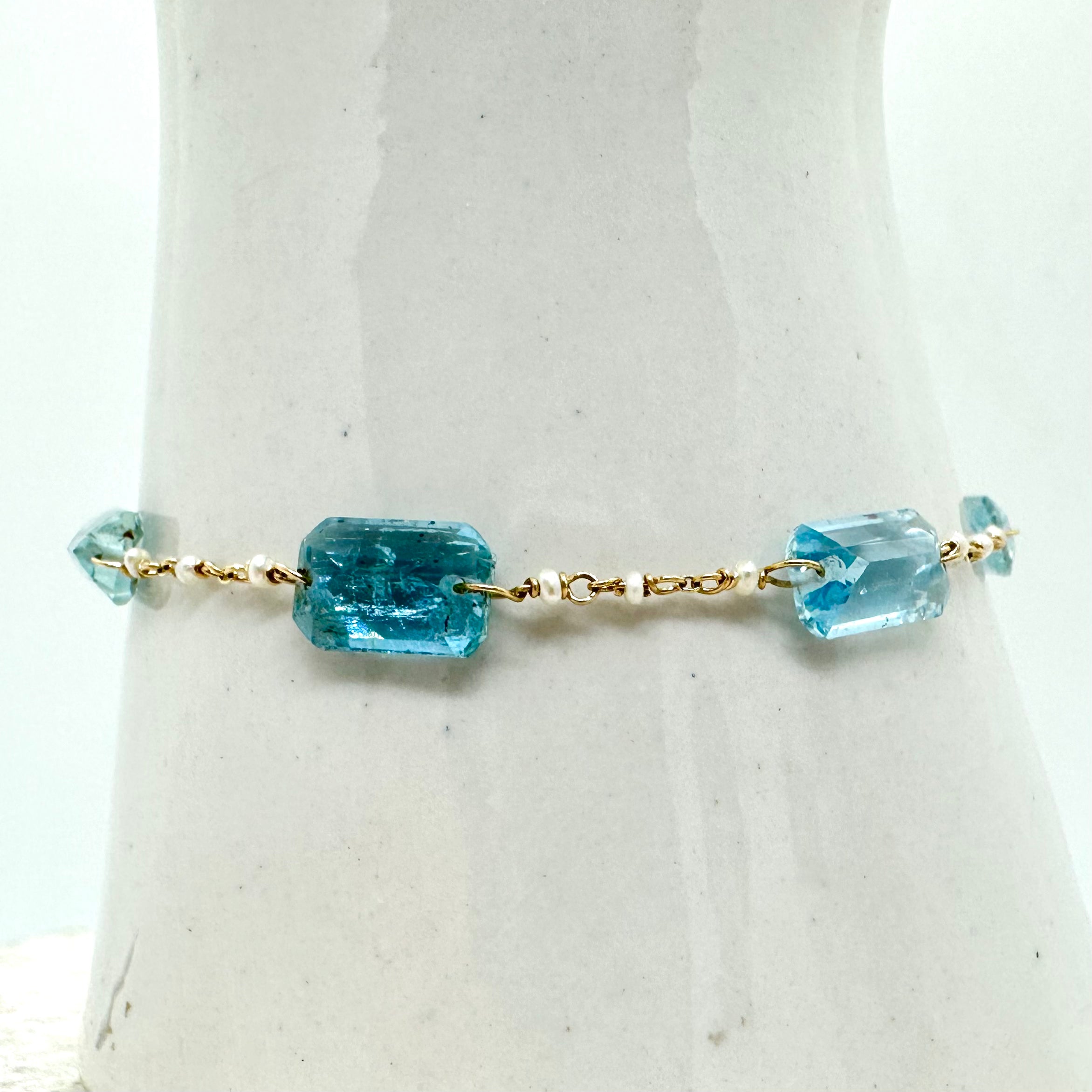 14k Gold Chain Bracelet w/ Aquamarine & Freshwater Pearls